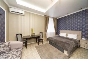 King Suite room in L.O.Y Family Hotel