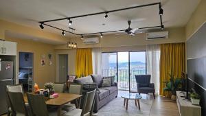 Oasisstay 4 Bedrooms Apartment With Studio at Bangi Sentral