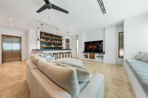 Spectacular New Oceanfront Villa Isla Mujeres