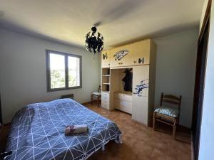 Appartements La Dolce Vita Haut de villa avec jardin terrasse barbecue babyfoot parking entre Aix et Marseille : photos des chambres
