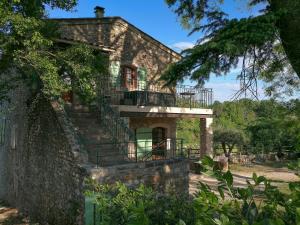Maisons de vacances Les Cezennes : Maison 5 Chambres