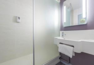 Hotels B&B HOTEL Orange : photos des chambres