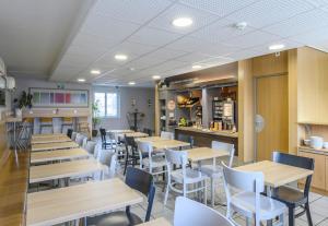 Hotels B&B HOTEL Orange : photos des chambres
