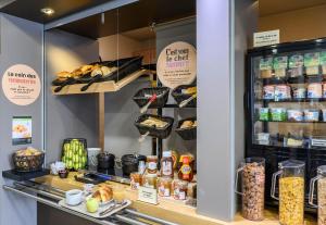 Hotels B&B HOTEL Orange : photos des chambres