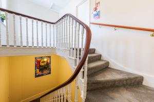 Chic 1BR Teddington Apartment Modern & Bright