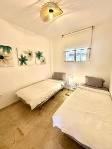 La Cala de Mijas, groundfloor 2 bed apartment steps away from the beach