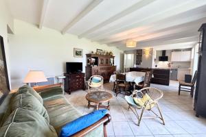 Maisons de vacances Maison familiale vue mer douceur a Clohars : photos des chambres