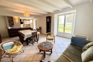 Maisons de vacances Maison familiale vue mer douceur a Clohars : photos des chambres