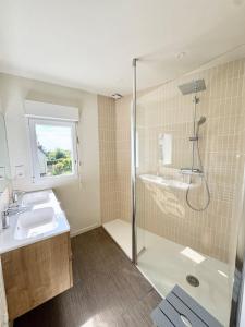 Maisons de vacances Maison familiale vue mer douceur a Clohars : photos des chambres