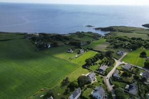 Maisons de vacances Maison familiale vue mer douceur a Clohars : photos des chambres