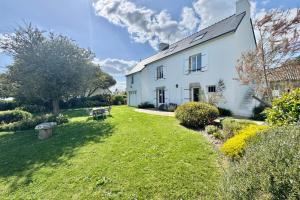 Maisons de vacances Maison familiale vue mer douceur a Clohars : photos des chambres