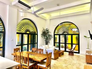 by Calamari Homes - El Porvenir 206 walled city