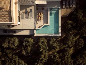 Bardo Villa, Endless Blue with Heated Pool, By ThinkVilla