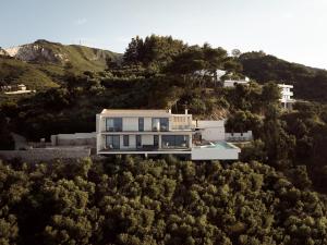 Bardo Villa, Endless Blue with Heated Pool, By ThinkVilla