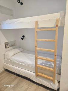 Acogedora casa en primera línea de mar Cadaqués