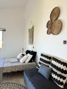 Giorgos concept suites THEA