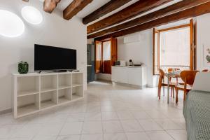 GuestHost - Comfy Studio in the Heart of Cagliari