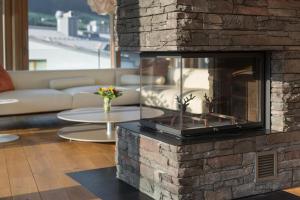 Edelweiss Mountain Suites 06-08