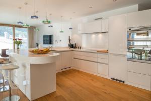 Edelweiss Mountain Suites 06-08