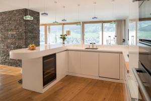 Edelweiss Mountain Suites 06-08