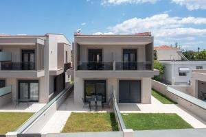 SithoniaRS Avina Luxury Maisonette