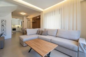 SithoniaRS Avina Luxury Maisonette