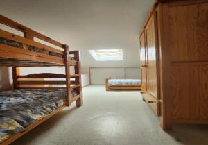 Appartements Charmant duplex vue mer panoramique sur le Golfe de Giens avec piscine : photos des chambres