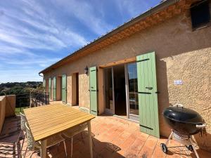 Appartements La Dolce Vita Haut de villa avec jardin terrasse barbecue babyfoot parking entre Aix et Marseille : photos des chambres