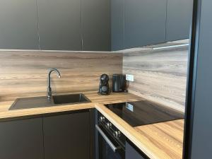 Apartment Gold Shine