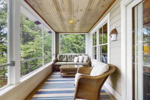 Splendor On The Lake