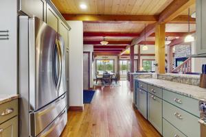 Splendor On The Lake