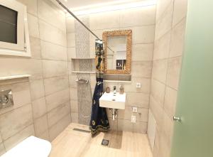 SEAL of Deer - Castle View - 5 minute walk to the Beach