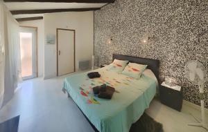 Maisons de vacances Stunning Home In Tourbes : photos des chambres