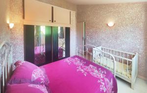 Maisons de vacances Stunning Home In Tourbes : photos des chambres