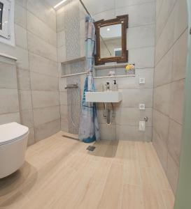 SEAL of Knight - Castle View - Downtown near the Beach