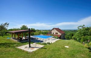 Pet Friendly Home In Luzan Biskupecki