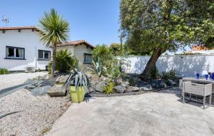 Maisons de vacances Stunning Home In Royan : photos des chambres