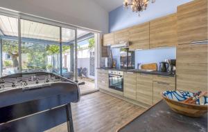 Maisons de vacances Stunning Home In Royan : photos des chambres