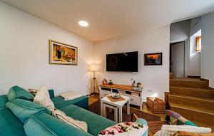 Lovely Home In Dancanje 