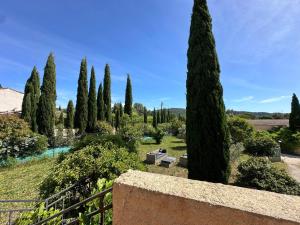 Appartements La Dolce Vita Haut de villa avec jardin terrasse barbecue babyfoot parking entre Aix et Marseille : photos des chambres