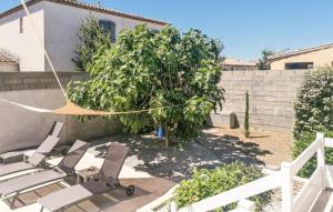 Stunning Home In Saint-Nazaire-Daude