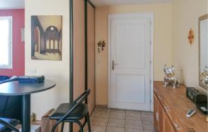 Maisons de vacances Stunning Home In Saint-Nazaire-D'aude : photos des chambres