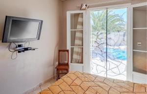 Maisons de vacances Cozy Home In Jonquiere Saint Vincen : photos des chambres