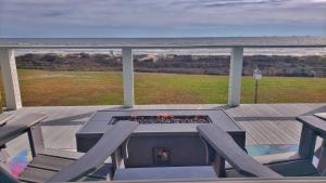 Beachfront - Hot Tub - Home Theater