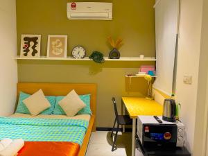 Neu Suites Junior Suite By Serenity Homes Next to Gleneagles & LRT