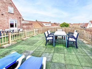 Apartment Beach House Westkapelle 105-4 by Interhome