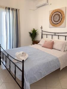 Thetis II, the Beach House