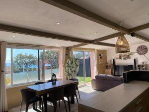 Fabuleux 3 pièces face à la plage