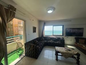 Sea view flat for FAMILY ONLY in Miami