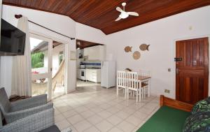 Cobertura a 150 metros da praia de Canasvieiras - NDI012